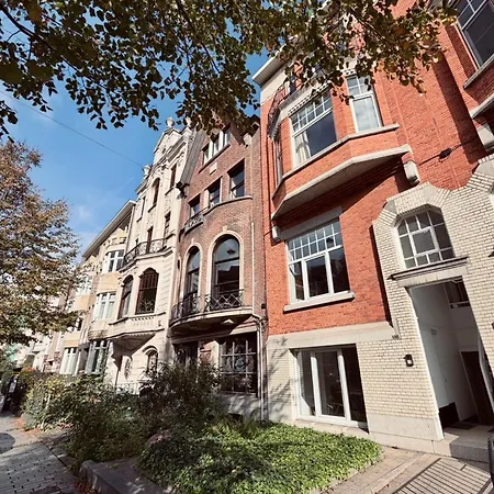 Modern 2-bedroom For 4 Guests, In A Prime Location Close To The Train Station And The Historic Center Of Apartment Ghent