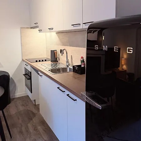 Apartment Modern 2-bedroom For 4 Guests, In A Prime Location Close To The Train Station And The Historic Center Of Ghent