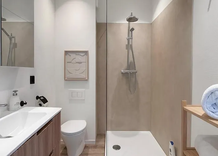 Modern 2-bedroom For 4 Guests, In A Prime Location Close To The Train Station And The Historic Center Of Apartment Ghent