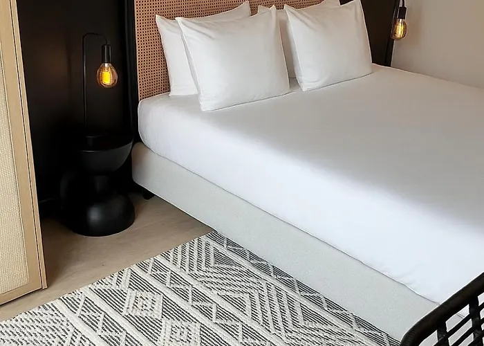 Apartment Modern 2-bedroom For 4 Guests, In A Prime Location Close To The Train Station And The Historic Center Of