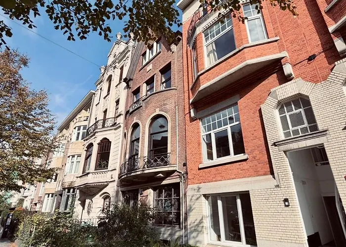 Modern 2-bedroom For 4 Guests, In A Prime Location Close To The Train Station And The Historic Center Of Apartment Ghent