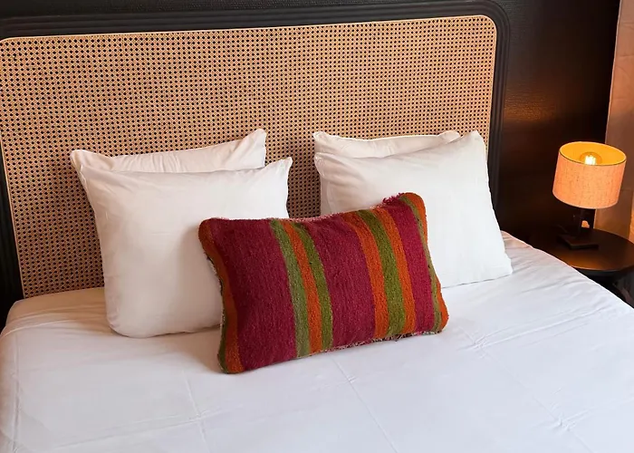 Apartment Modern 2-bedroom For 4 Guests, In A Prime Location Close To The Train Station And The Historic Center Of