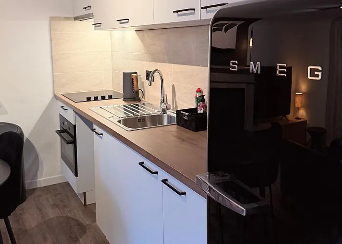 Apartment Modern 2-bedroom For 4 Guests, In A Prime Location Close To The Train Station And The Historic Center Of Ghent