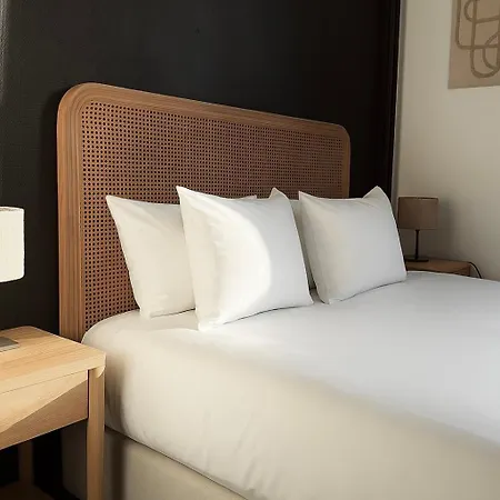 アパート Modern 2-bedroom For 4 Guests, In A Prime Location Close To The Train Station And The Historic Center Of