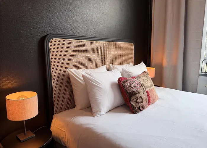 Modern 2-bedroom For 4 Guests, In A Prime Location Close To The Train Station And The Historic Center Of アパート ヘント