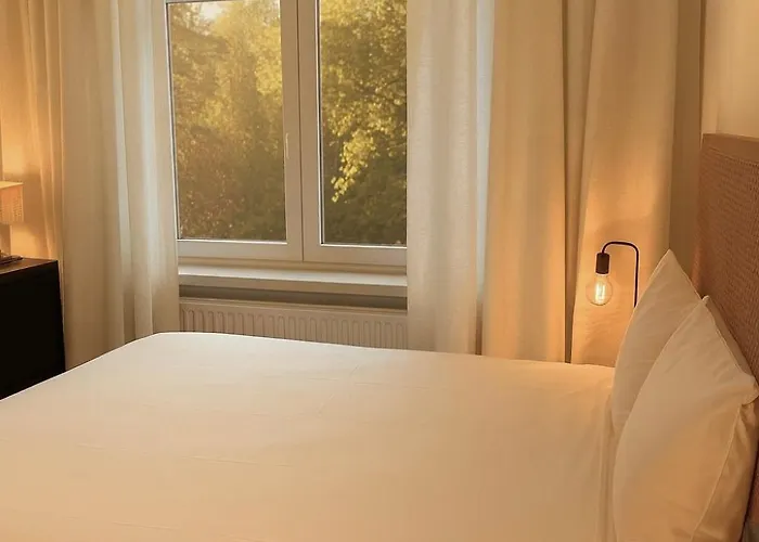 Modern 2-bedroom For 4 Guests, In A Prime Location Close To The Train Station And The Historic Center Of アパート